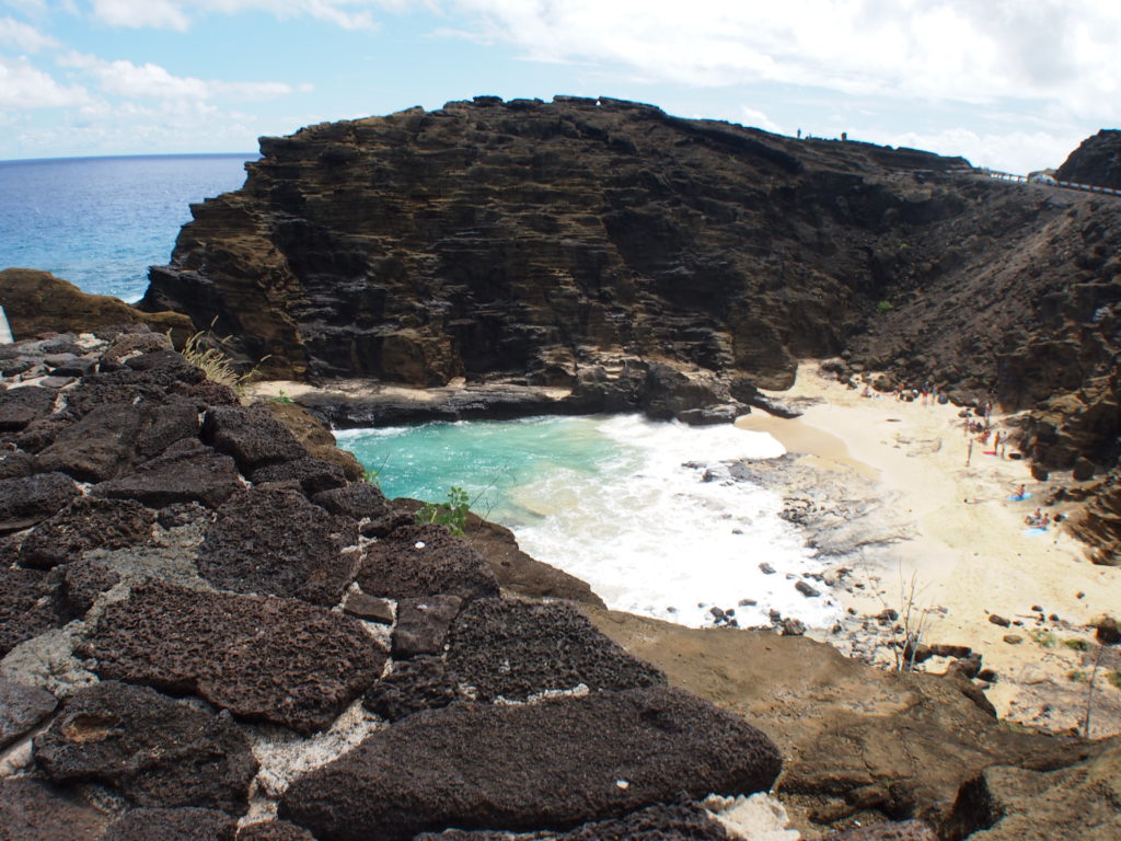 ハワイ　ハワイ旅行　ハロナブローホール　潮吹き穴　オアフ島